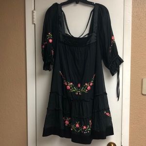 2b bebe cross back Mexican style dress